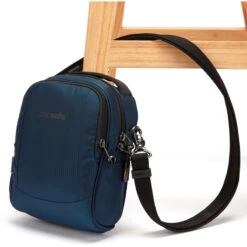 Pacsafe Metrosafe LS100 Shoulder Bag -Osprey Butikk iview 5035489 004 pic11